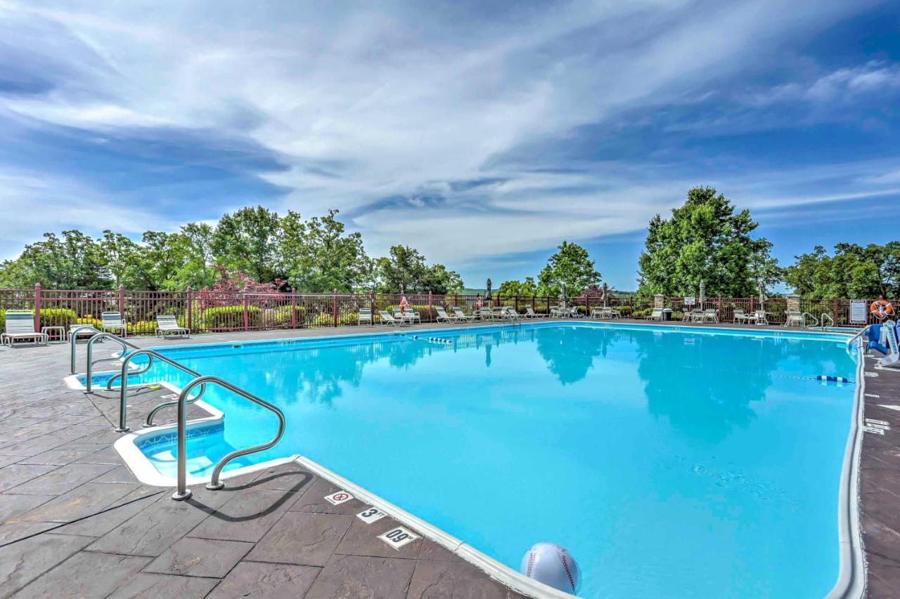 Branson Resort Condo Rental With Community Pool! Exterior photo